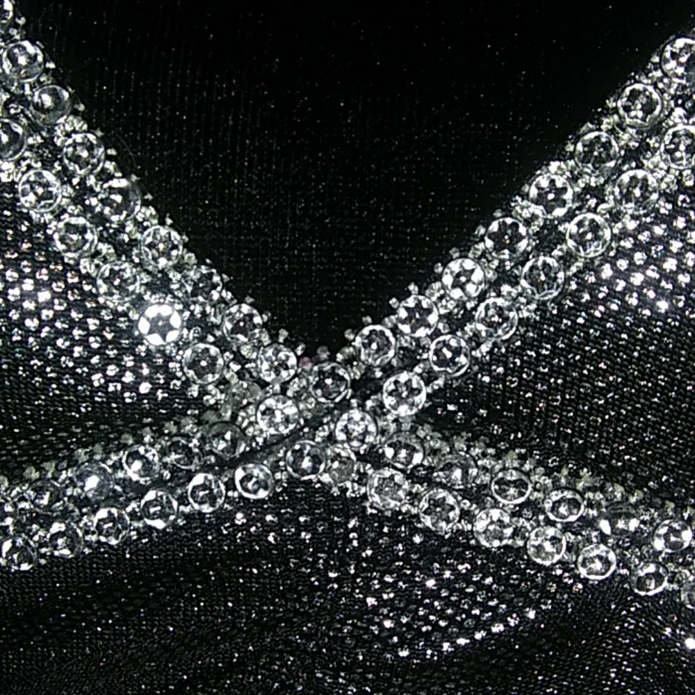 Dress - Picture 6 of 7